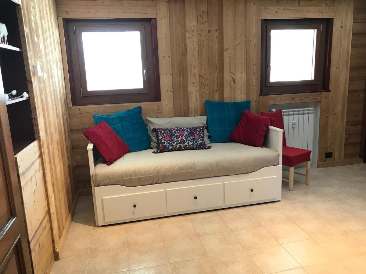 شقة Aroma Di Legno E Profumo Di Neve بيريوِل تْشيرفينيا المظهر الخارجي الصورة