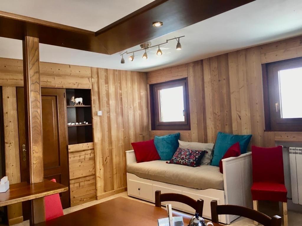 شقة Aroma Di Legno E Profumo Di Neve بيريوِل تْشيرفينيا المظهر الخارجي الصورة