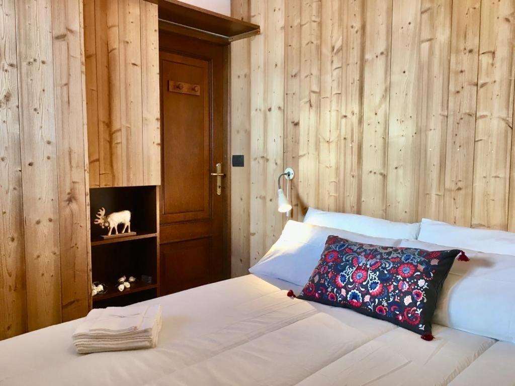 شقة Aroma Di Legno E Profumo Di Neve بيريوِل تْشيرفينيا المظهر الخارجي الصورة